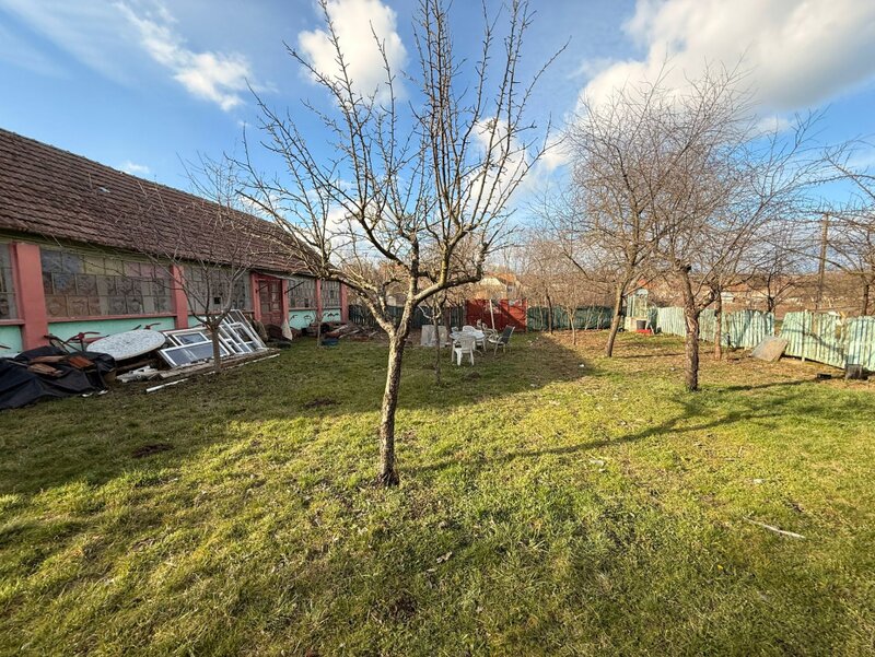 Cornesti, teren cu deal, panorama si potential de investitie.