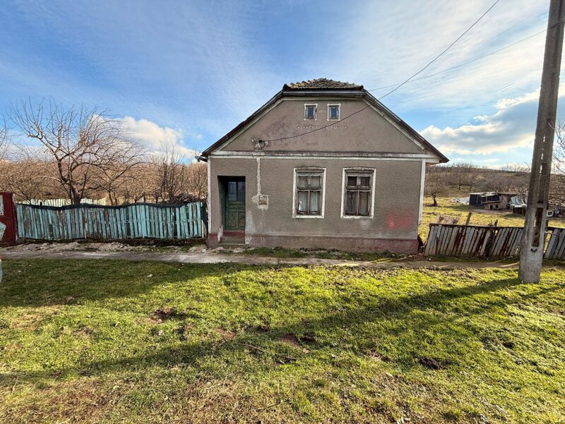 Cornesti, teren cu deal, panorama si potential de investitie.